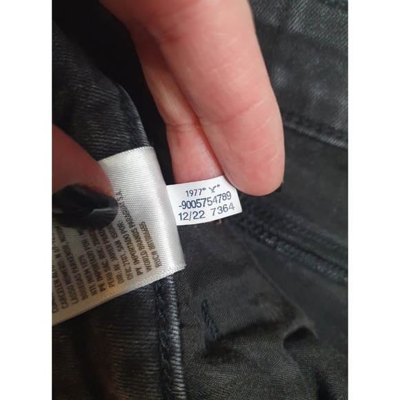 American Eagle High Rise Shortie Distressed Denim Shorts, Black, Women's Size 8 - Picture 11 of 15